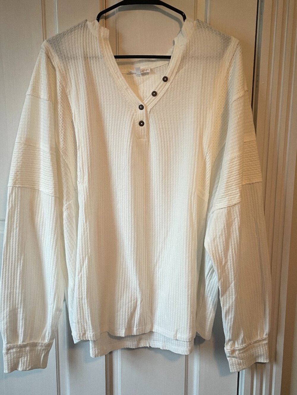 Aemi + Co White Waffle Knit Top L